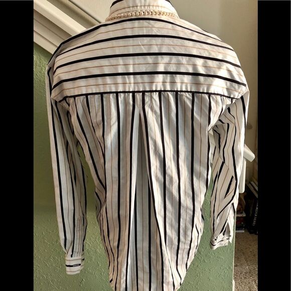 Nice cotton shirt by Dockers in size medium - Picture 3 of 3